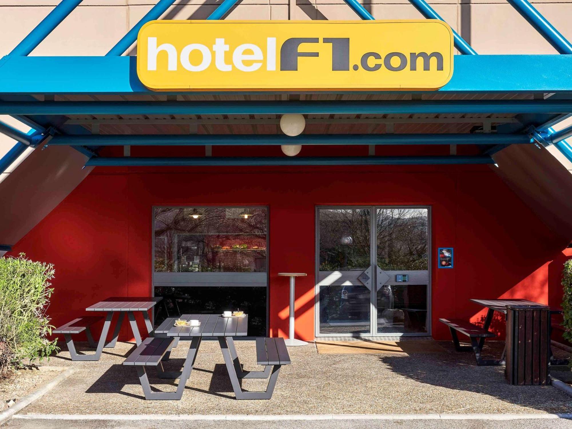 Hotelf1 Lille Metropole Mons-en-Baroeul Exterior photo